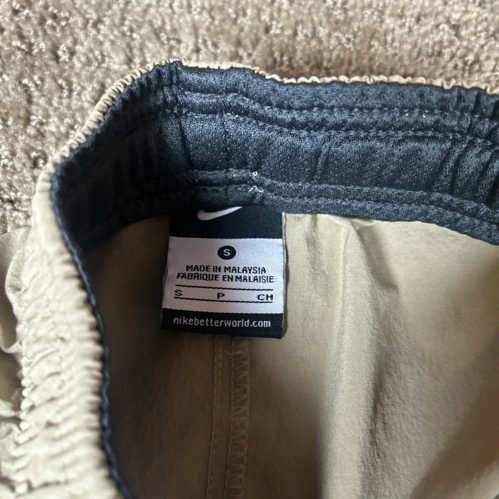 Nike Men's Athletic Shorts Brown Logo Drawstring Size‎ Small